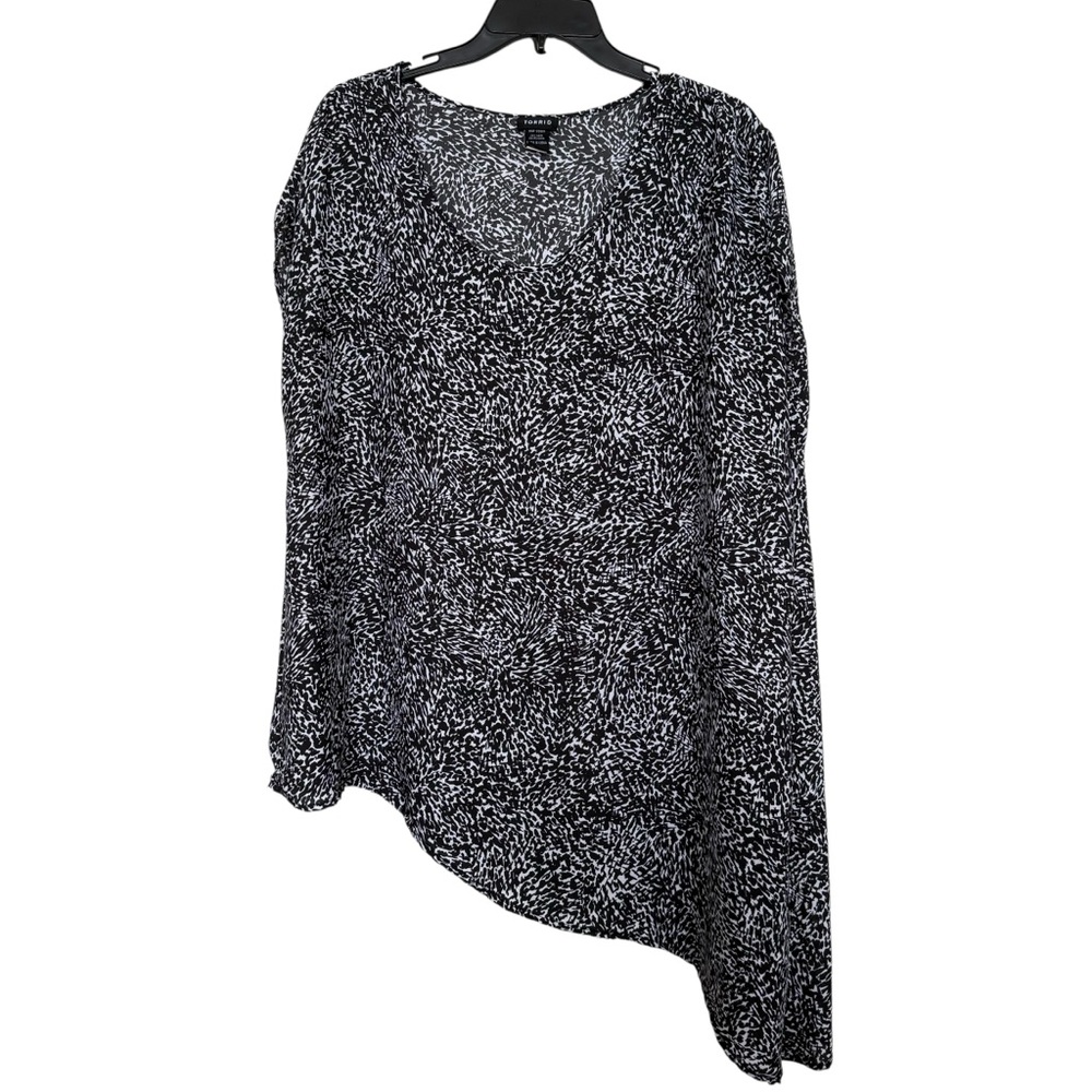 Torrid Women’s Sz 0 Black White Asymmetrical Hem Cap Sleeve Tunic Blouse